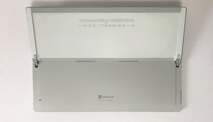 Surface Pro7 キックスタンド開閉