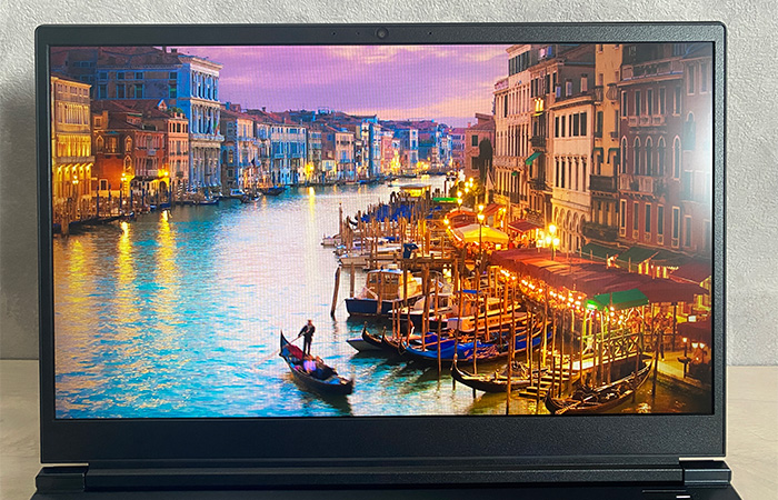 GALLERIA RL7C-R56-5Nの液晶について